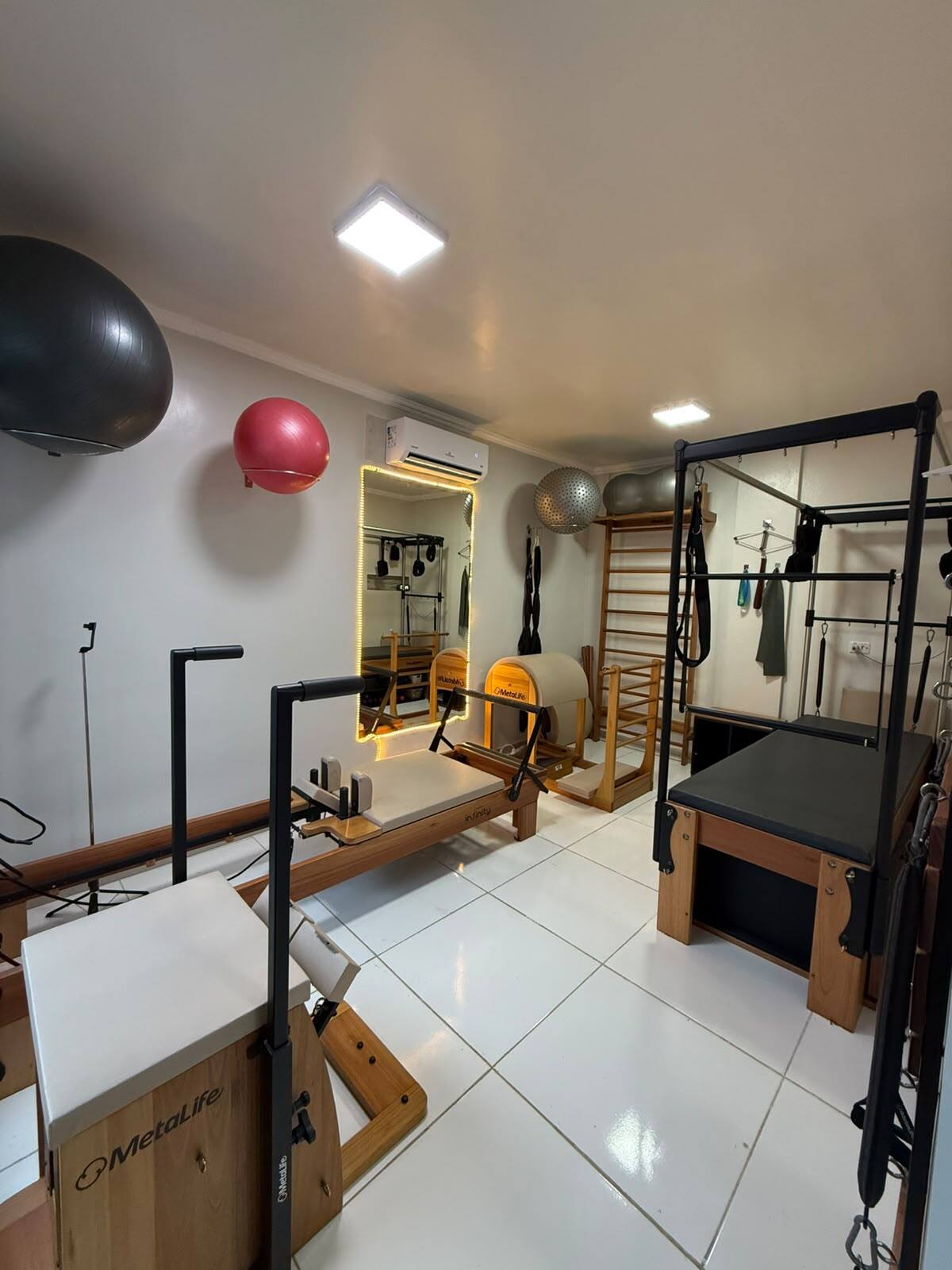 Sala de Pilates clínico completa da AAV Fisioterapia em Boa Vista